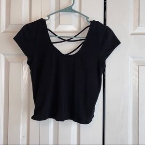 FOREVER 21 black cropped tee